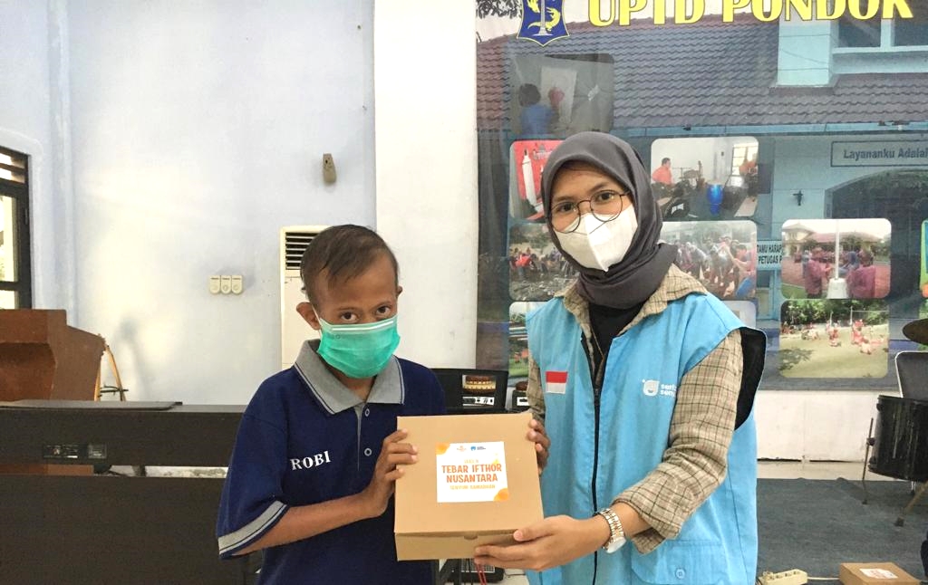 Ramadhan Berkesan Ala Sania Octa, Menjadi Relawan Kegiatan Sosial di Yayasan Seribu Senyum