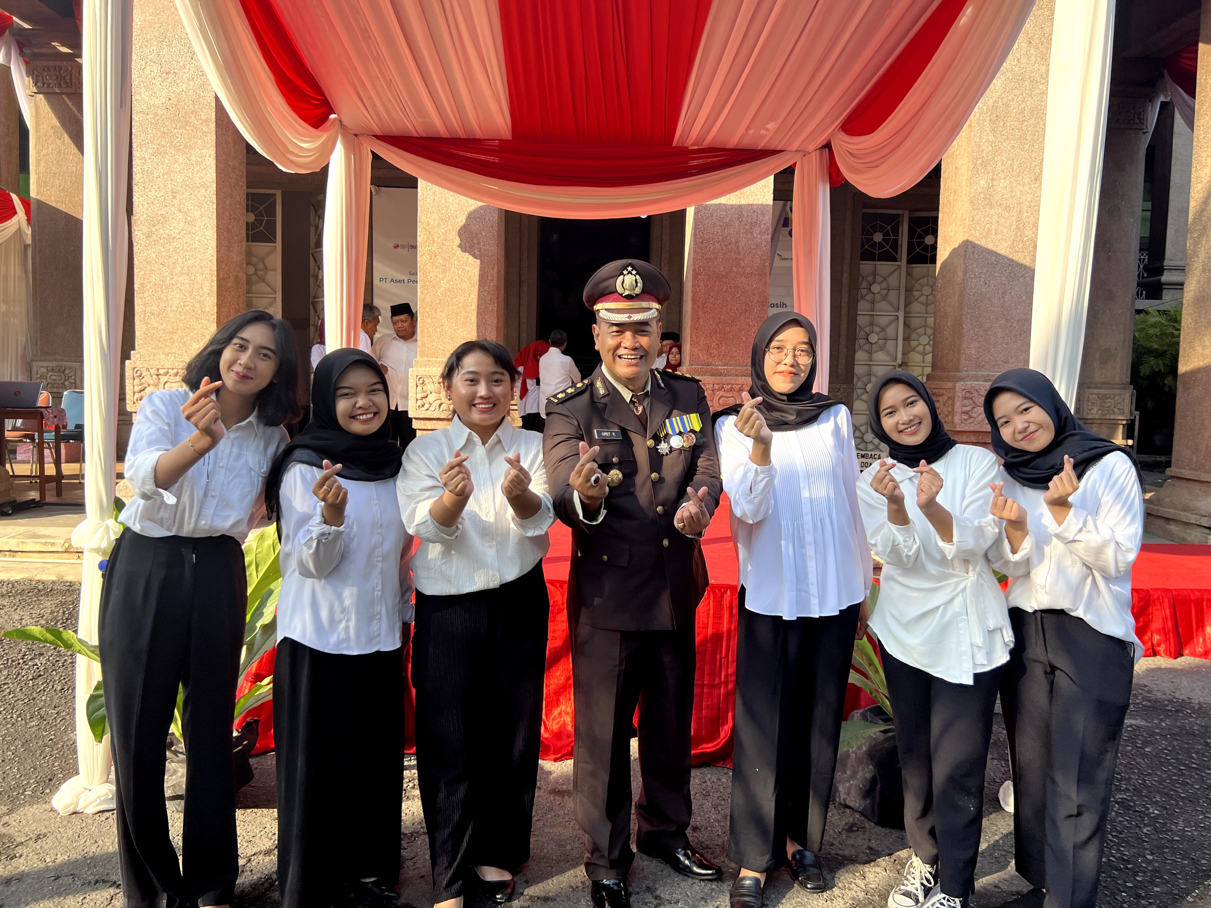 MAHASISWI ADMINISTRASI BISNIS LOLOS MAGANG DI PT. PERKEBUNAN NUSANTARA XI (PTPN XI) SURABAYA