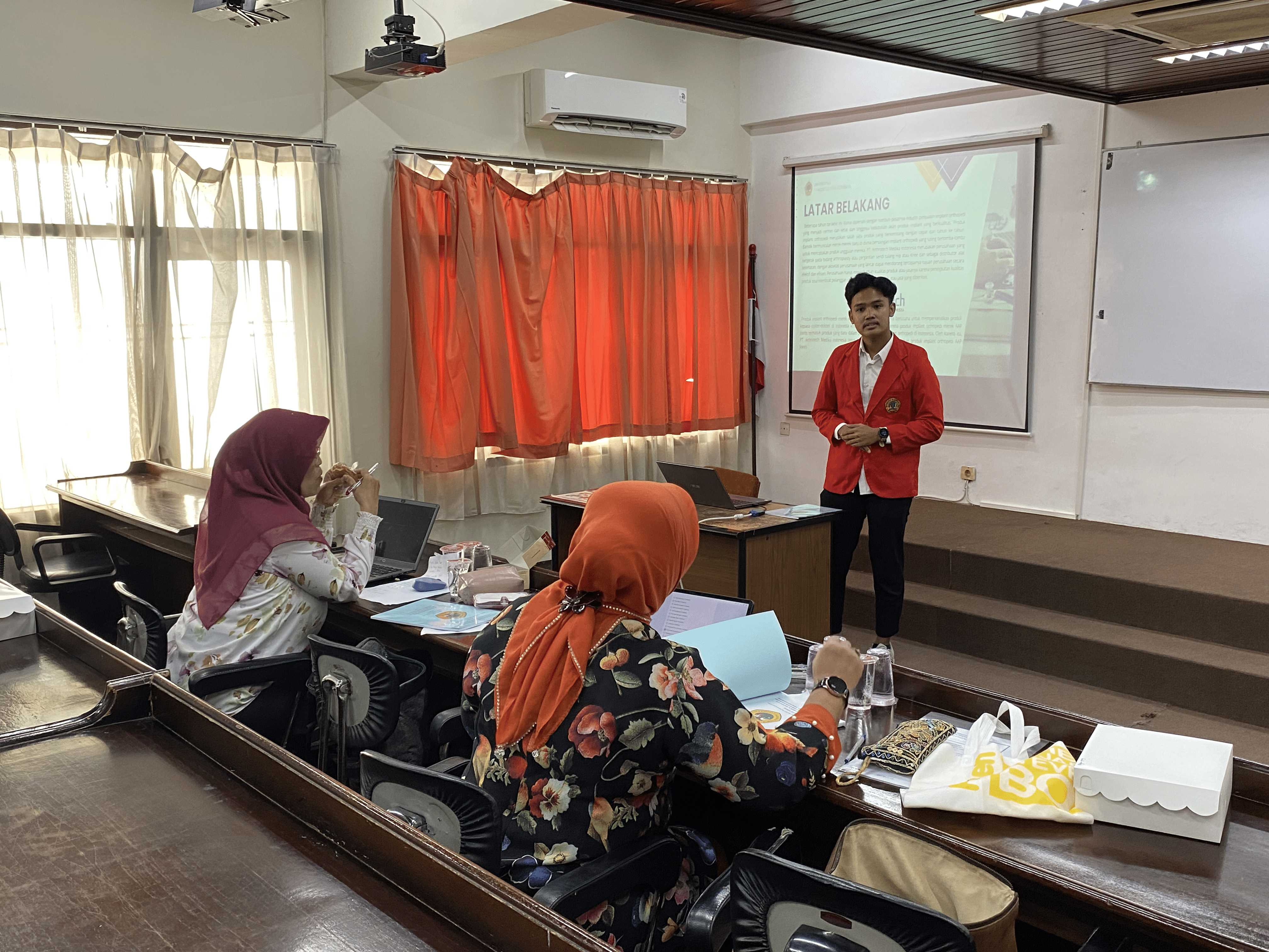 Prodi Administrasi Bisnis Sukses Laksanakan Seminar Proposal Skripsi